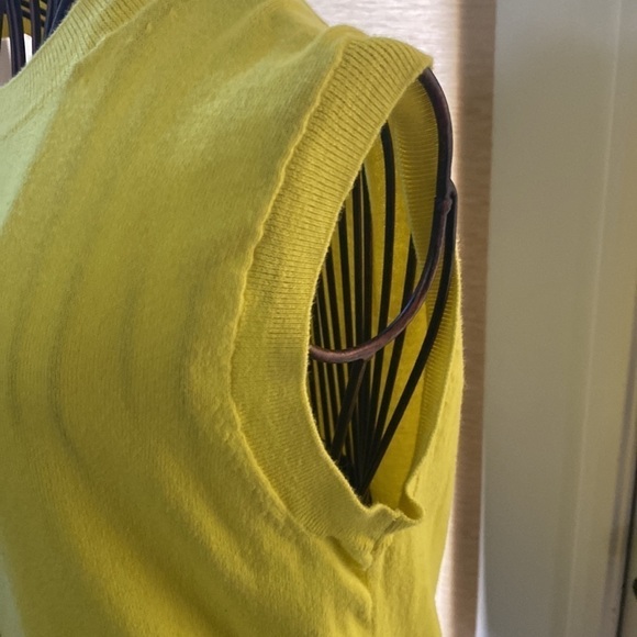 J Crew yellow sleeveless sweater - Picture 3 of 6
